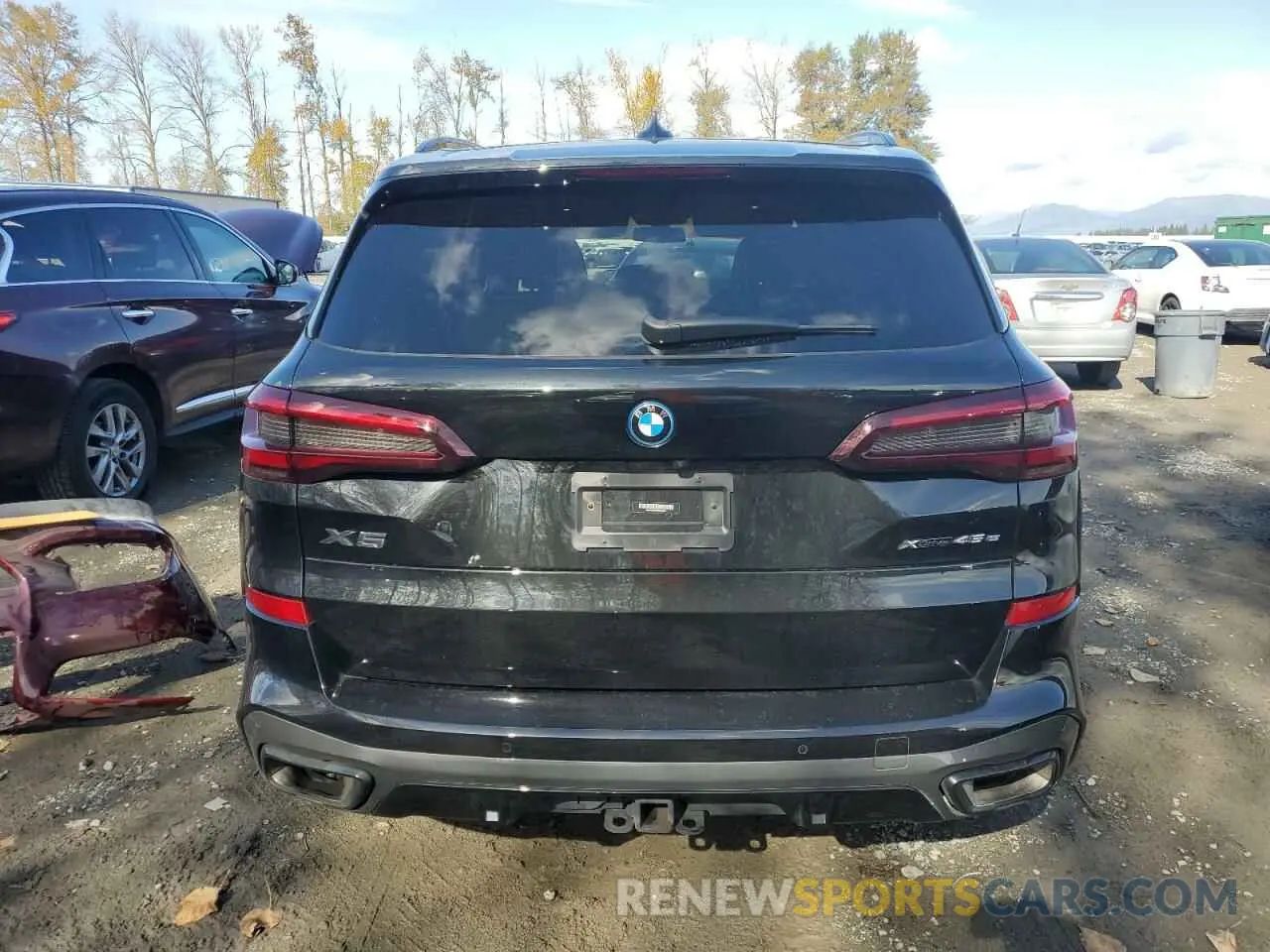 6 Photograph of a damaged car 5UXTA6C02P9R04073 BMW X5 2023