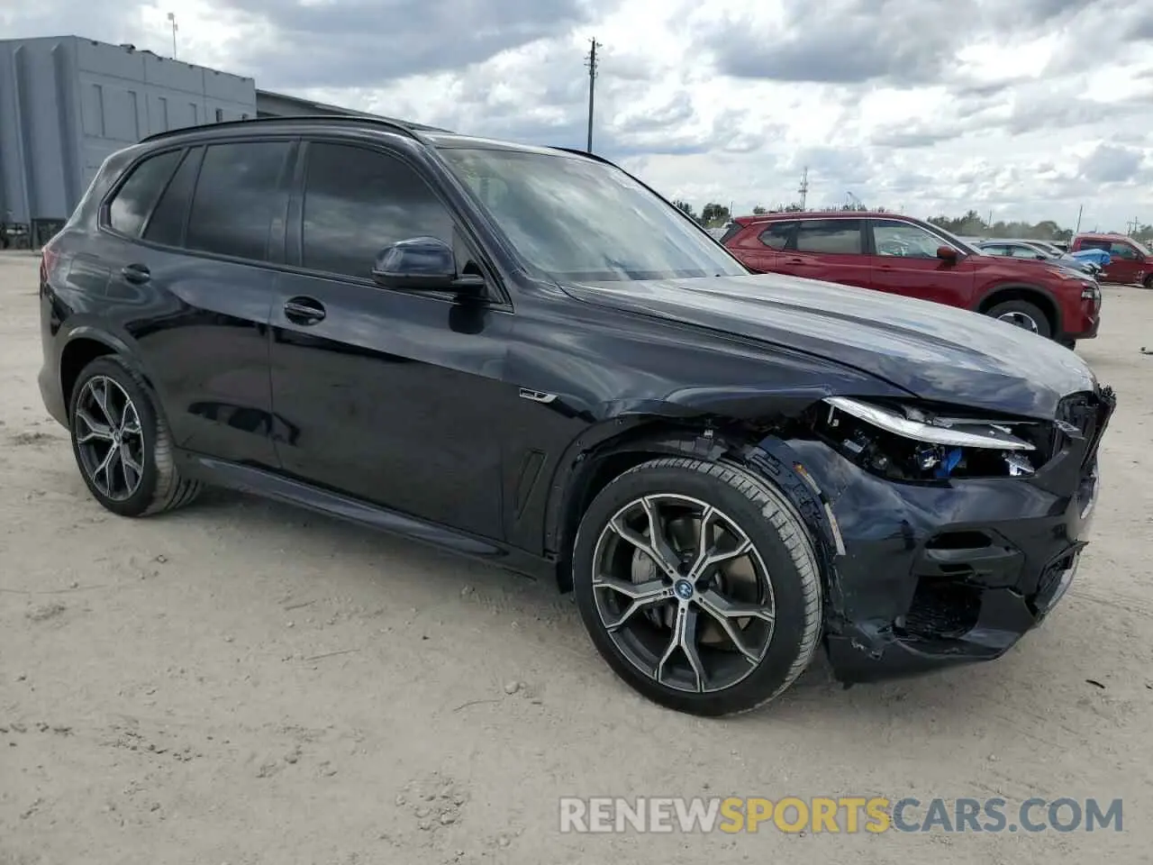 4 Photograph of a damaged car 5UXTA6C03P9N68546 BMW X5 2023