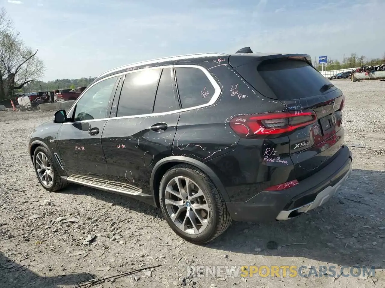 2 Photograph of a damaged car 5UXTA6C03P9P26996 BMW X5 2023