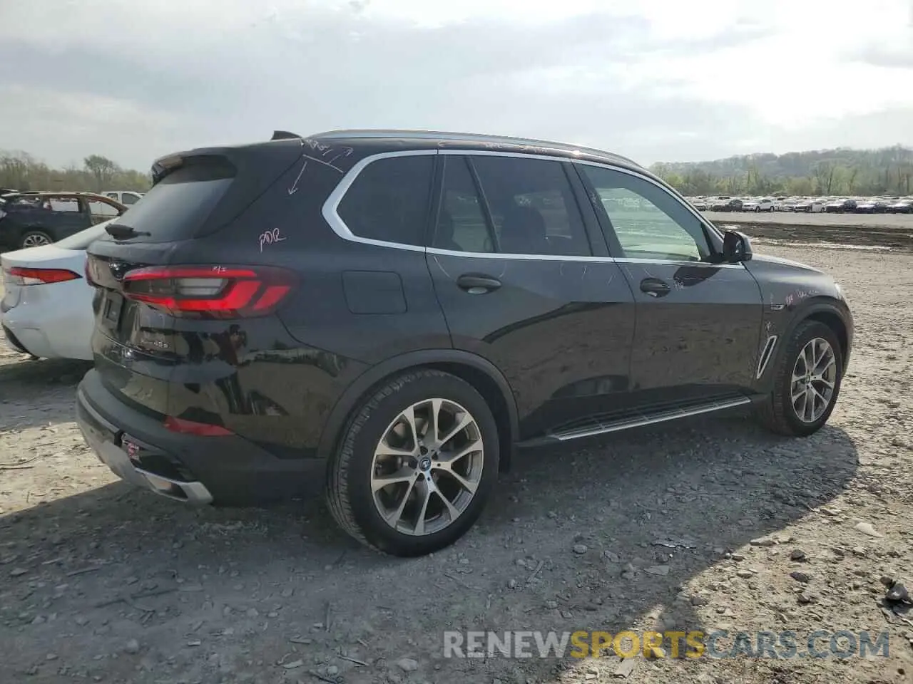3 Photograph of a damaged car 5UXTA6C03P9P26996 BMW X5 2023