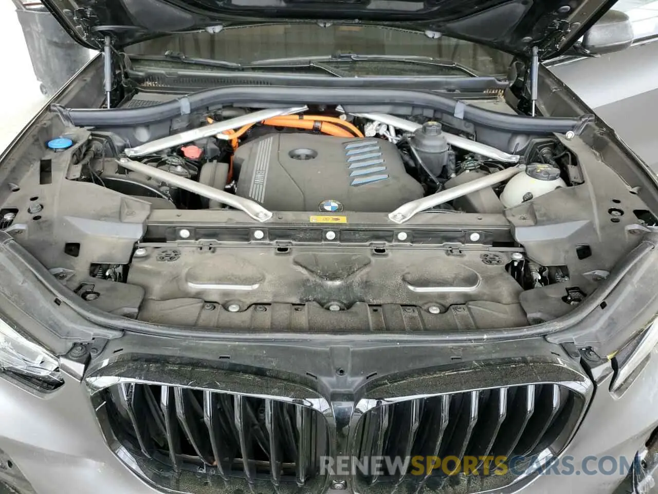 13 Photograph of a damaged car 5UXTA6C03P9P92481 BMW X5 2023