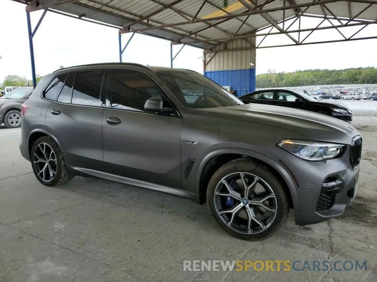 4 Photograph of a damaged car 5UXTA6C03P9P92481 BMW X5 2023