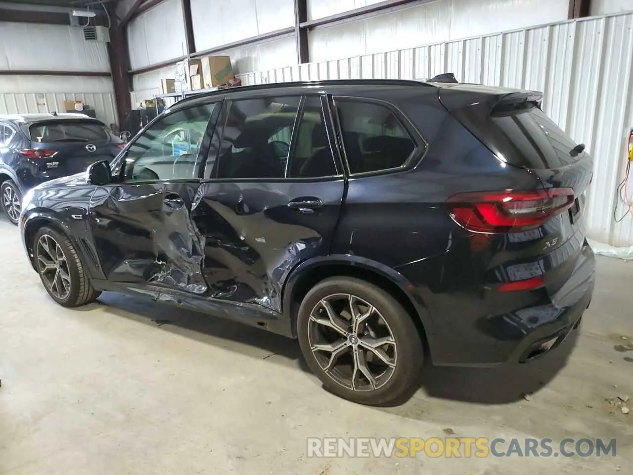 2 Photograph of a damaged car 5UXTA6C03P9R22002 BMW X5 2023