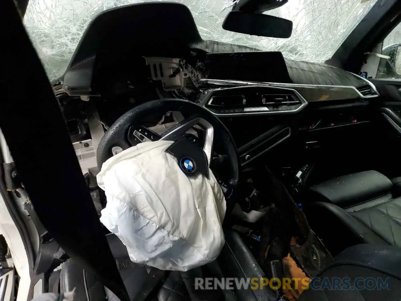 8 Photograph of a damaged car 5UXTA6C04P9P56136 BMW X5 2023