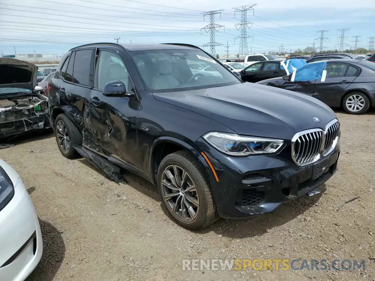 4 Photograph of a damaged car 5UXTA6C04P9S03633 BMW X5 2023