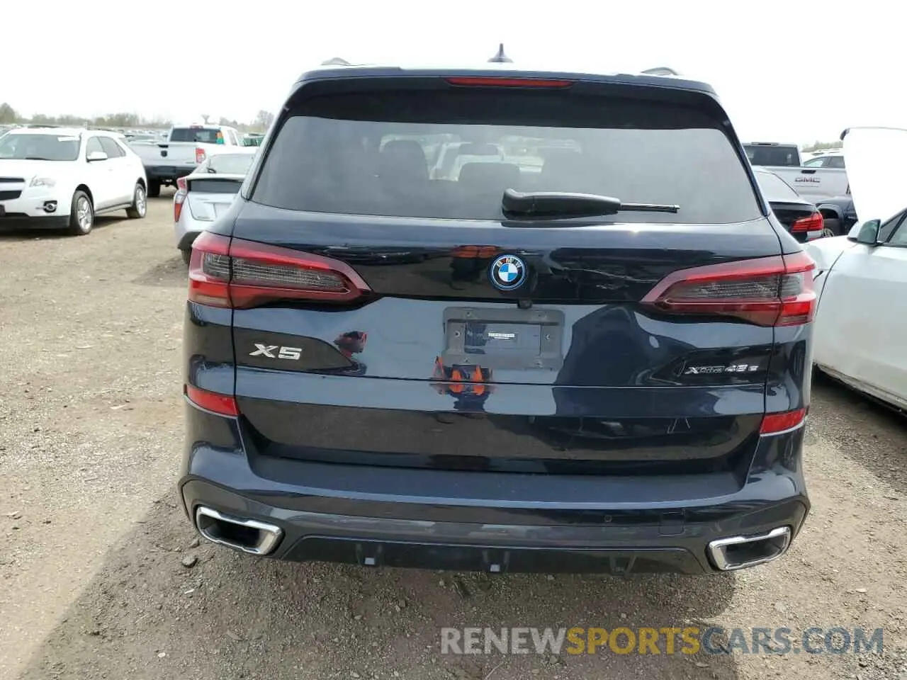 6 Photograph of a damaged car 5UXTA6C04P9S03633 BMW X5 2023