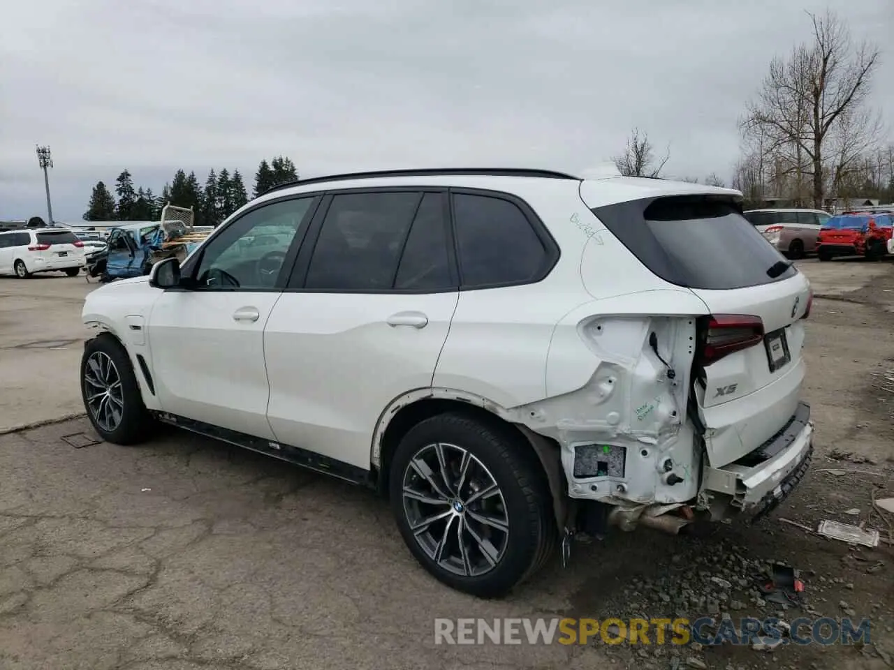 2 Photograph of a damaged car 5UXTA6C05P9N46001 BMW X5 2023