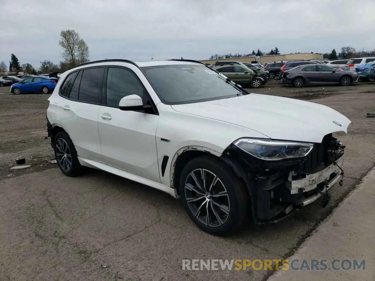 4 Photograph of a damaged car 5UXTA6C05P9N46001 BMW X5 2023