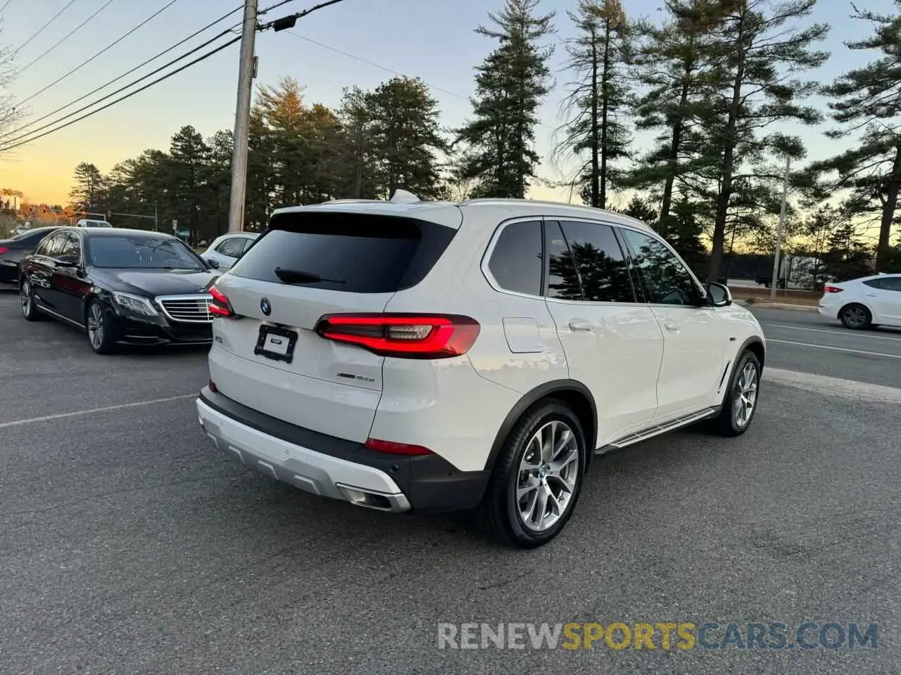 3 Photograph of a damaged car 5UXTA6C06P9P05074 BMW X5 2023