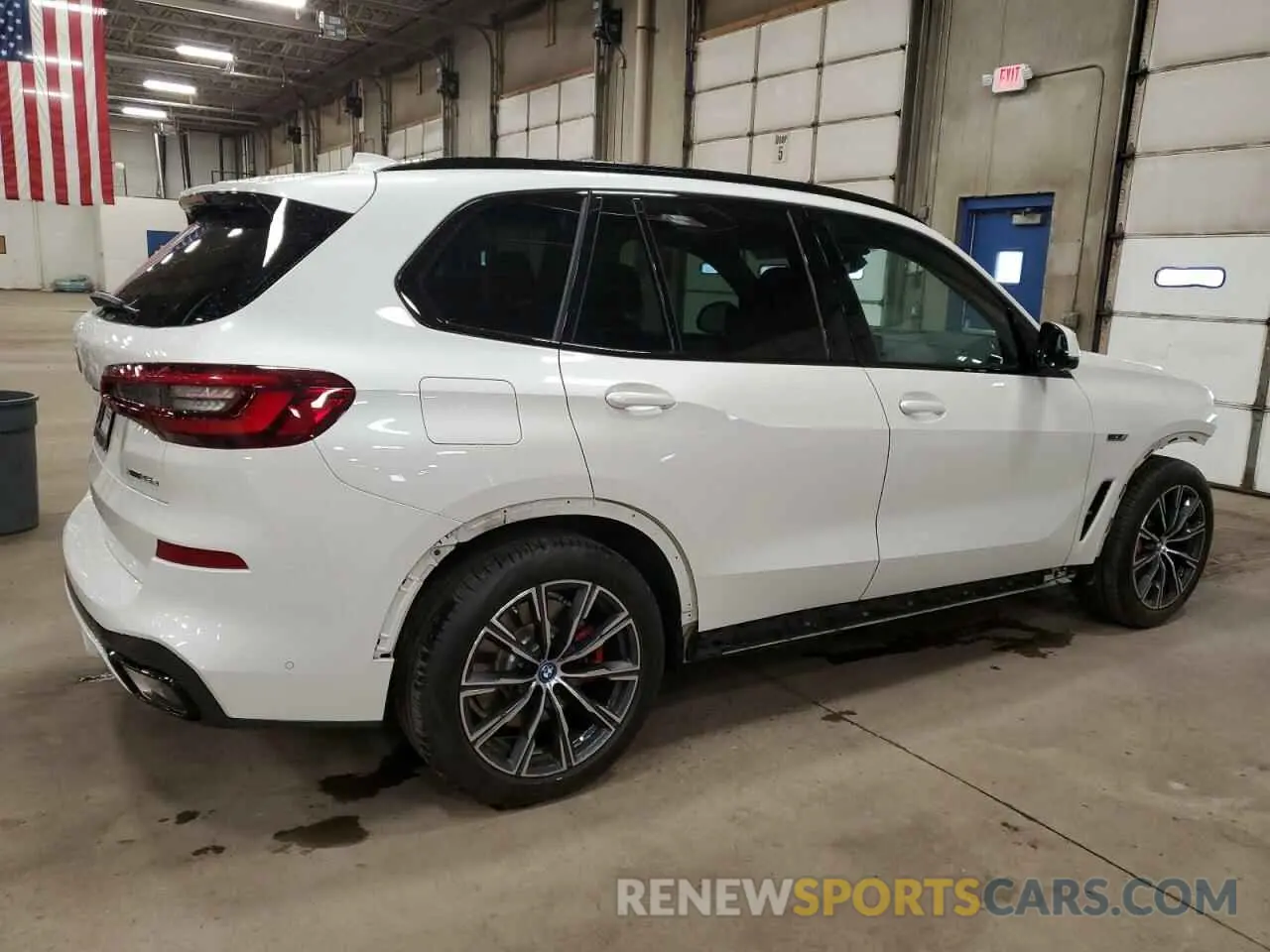 3 Photograph of a damaged car 5UXTA6C07P9N71269 BMW X5 2023