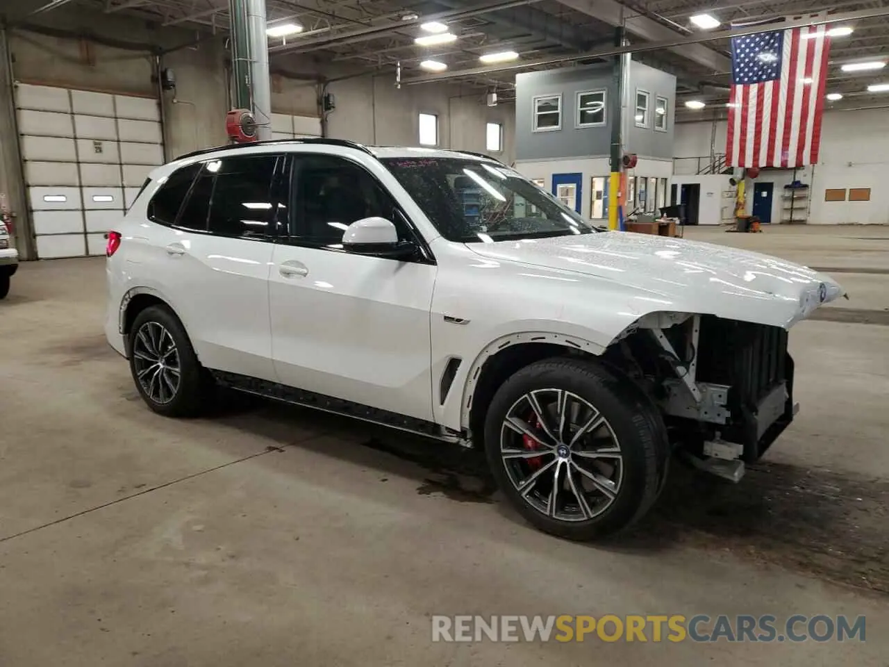 4 Photograph of a damaged car 5UXTA6C07P9N71269 BMW X5 2023