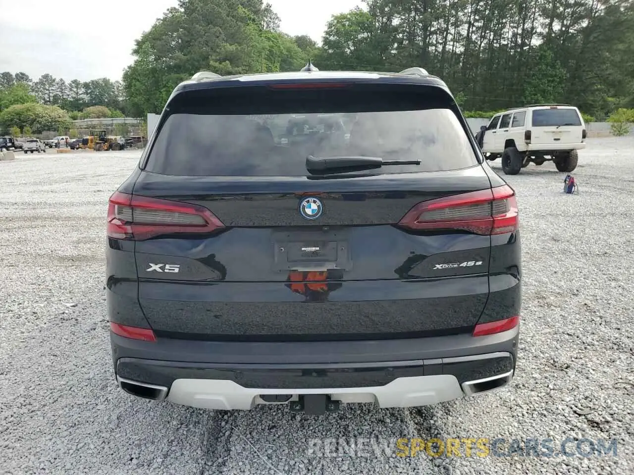 6 Photograph of a damaged car 5UXTA6C07P9P85274 BMW X5 2023