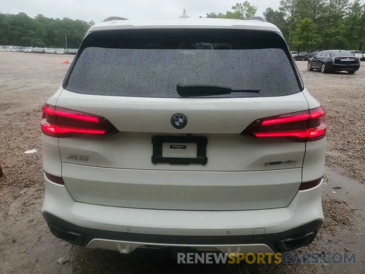 6 Photograph of a damaged car 5UXTA6C08P9R00349 BMW X5 2023