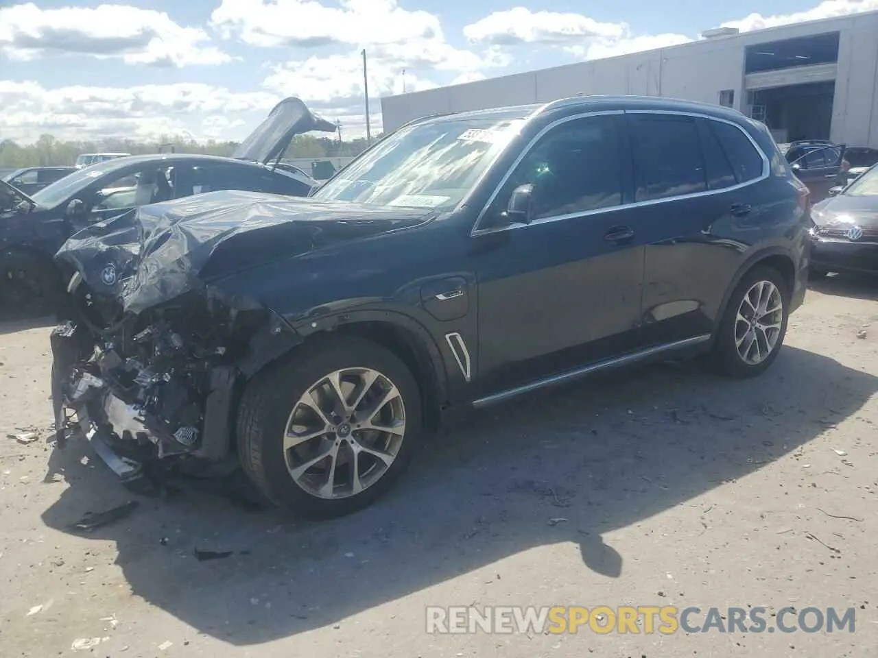 1 Photograph of a damaged car 5UXTA6C09P9R00571 BMW X5 2023