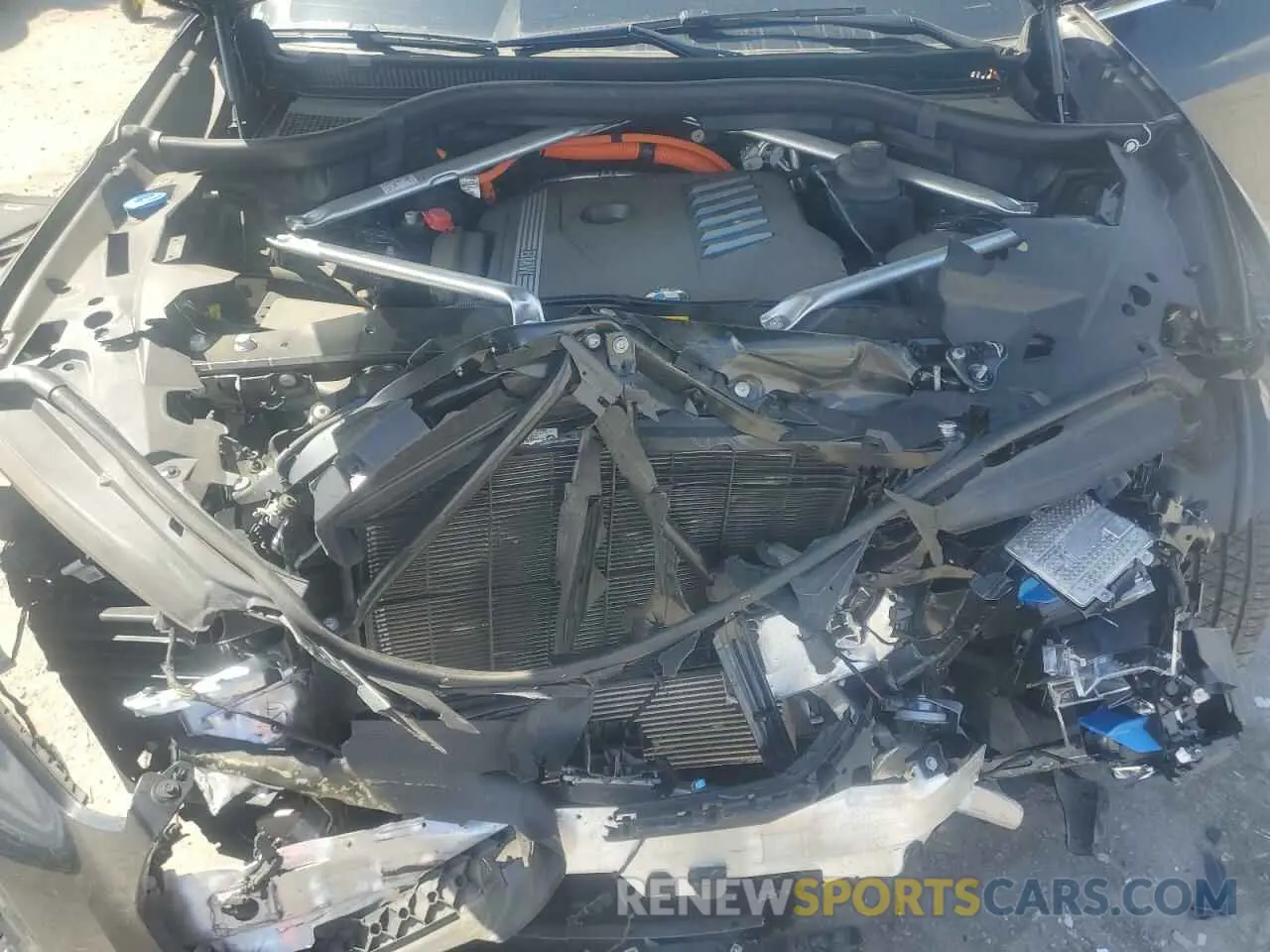 13 Photograph of a damaged car 5UXTA6C09P9R00571 BMW X5 2023