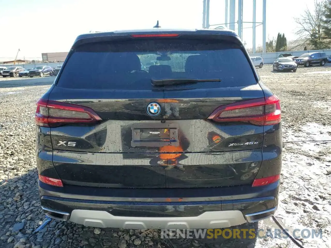 6 Photograph of a damaged car 5UXTA6C09P9R82558 BMW X5 2023