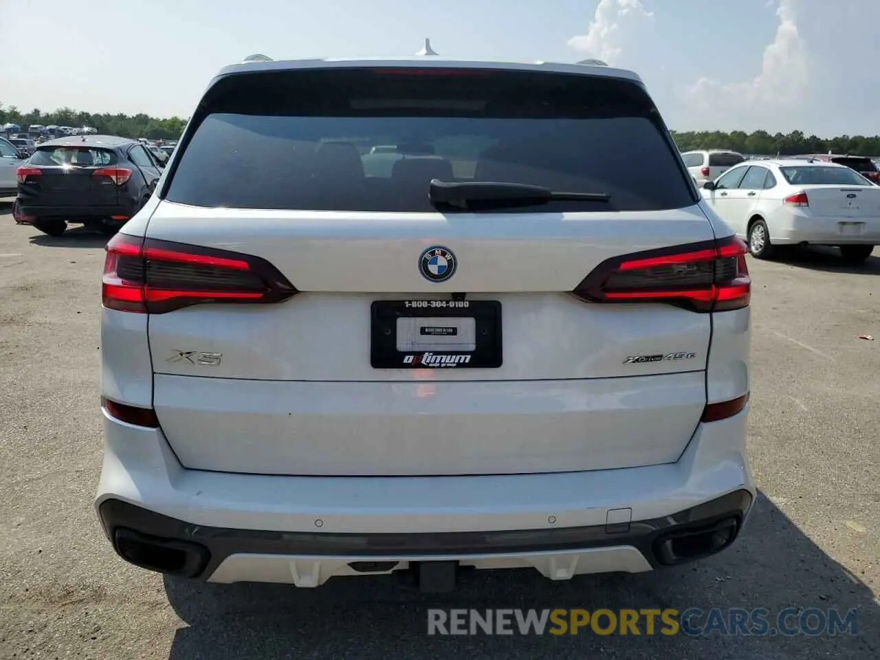 6 Photograph of a damaged car 5UXTA6C0XP9P50633 BMW X5 2023