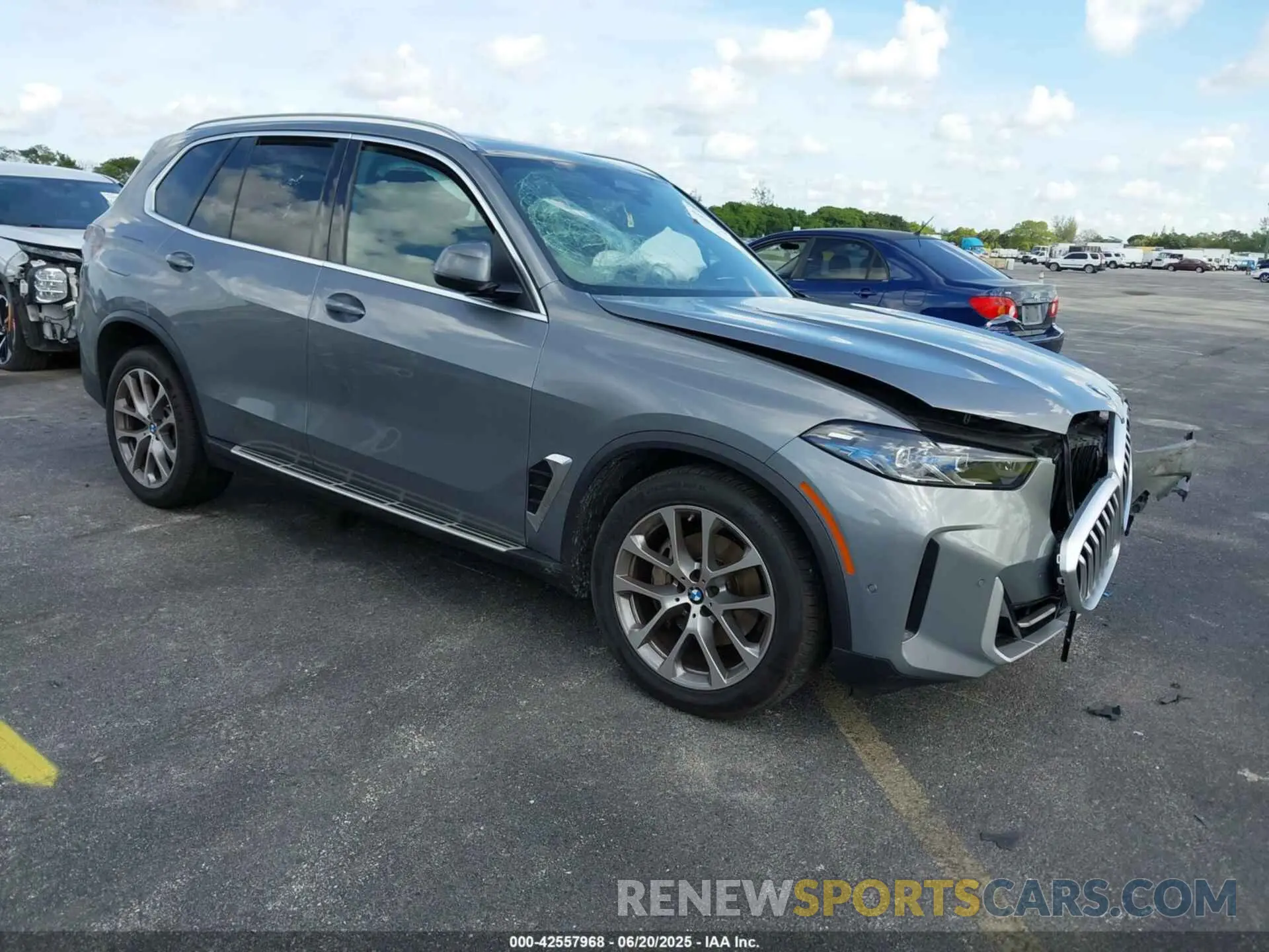1 Photograph of a damaged car 5UX13EU00R9U32100 BMW X5 2024