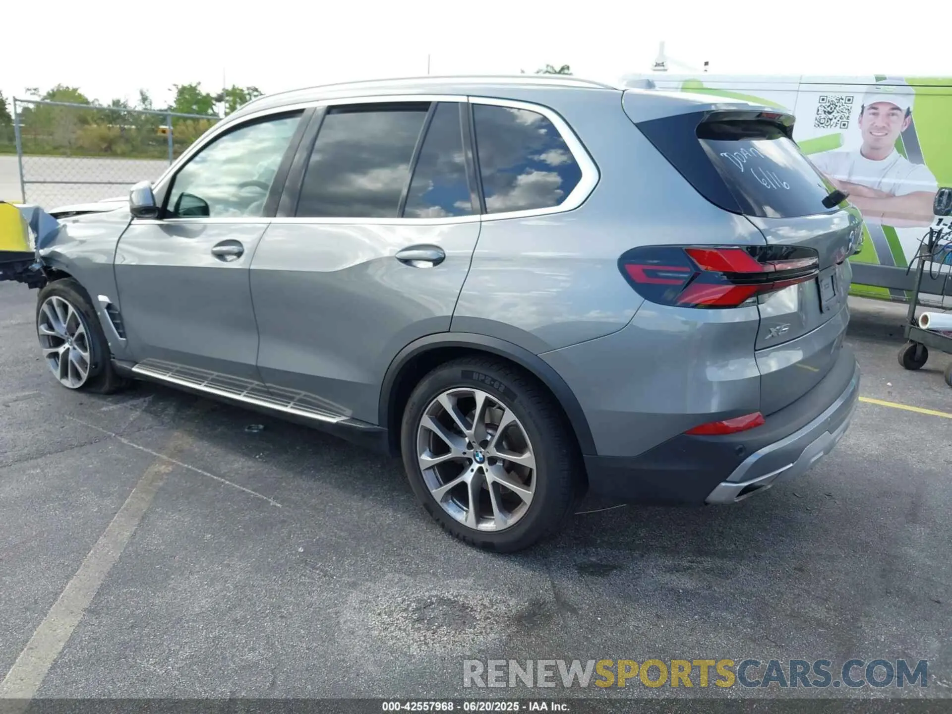 3 Photograph of a damaged car 5UX13EU00R9U32100 BMW X5 2024