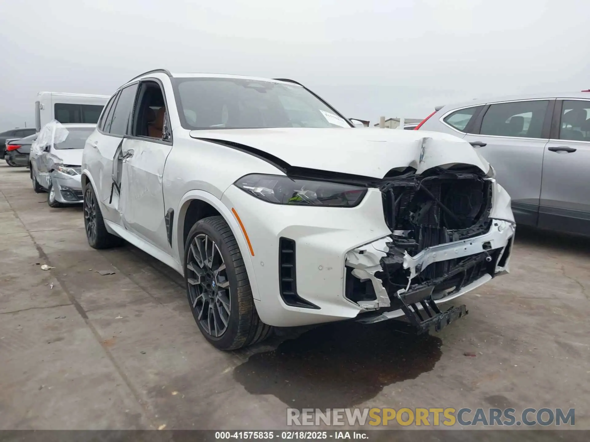 1 Photograph of a damaged car 5UX13EU00R9U40195 BMW X5 2024