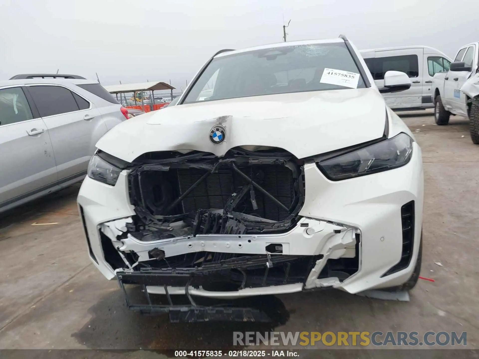 13 Photograph of a damaged car 5UX13EU00R9U40195 BMW X5 2024