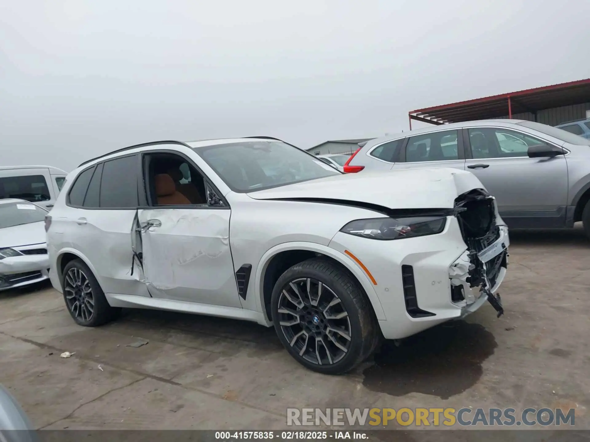 14 Photograph of a damaged car 5UX13EU00R9U40195 BMW X5 2024