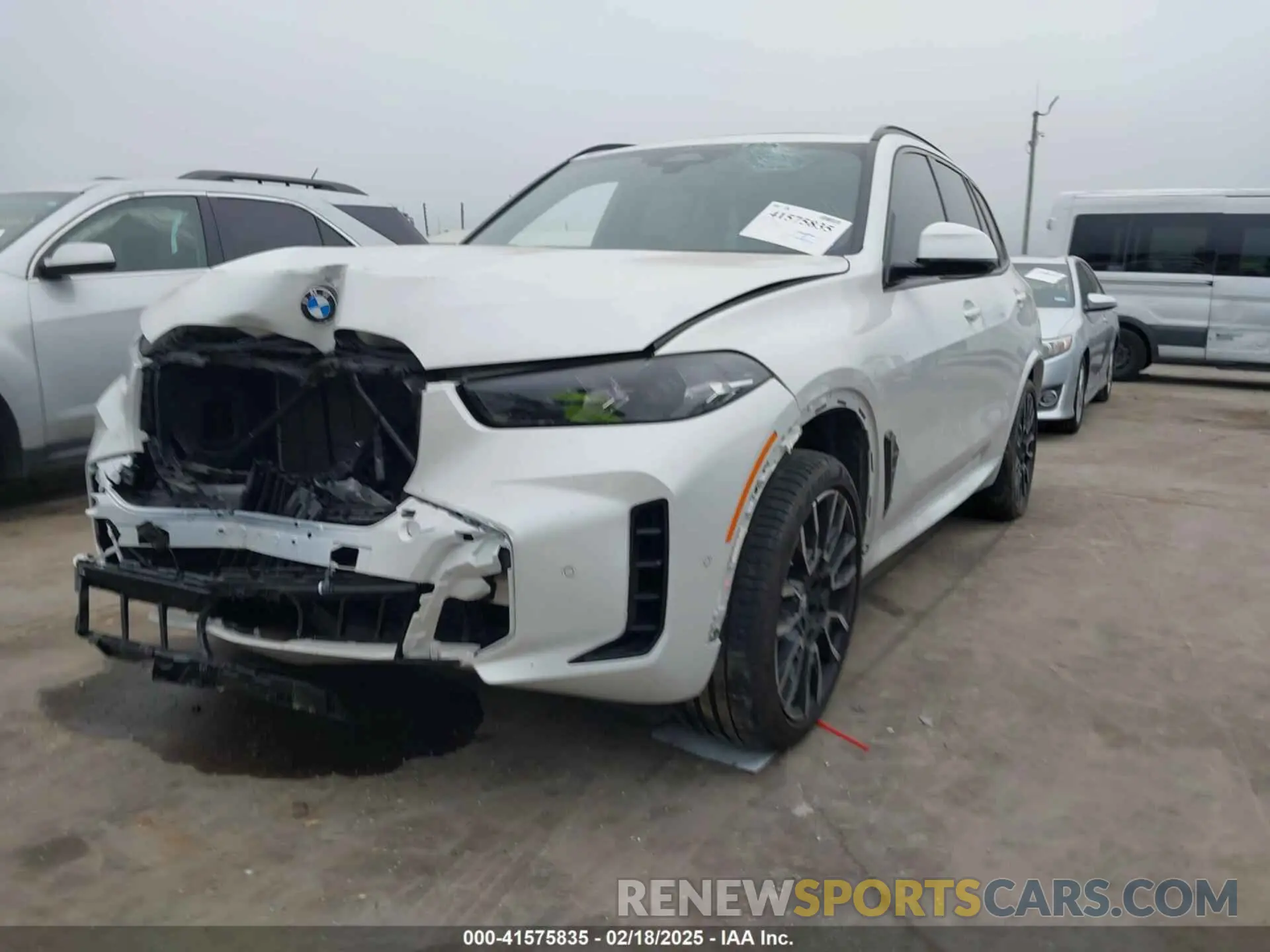 2 Photograph of a damaged car 5UX13EU00R9U40195 BMW X5 2024