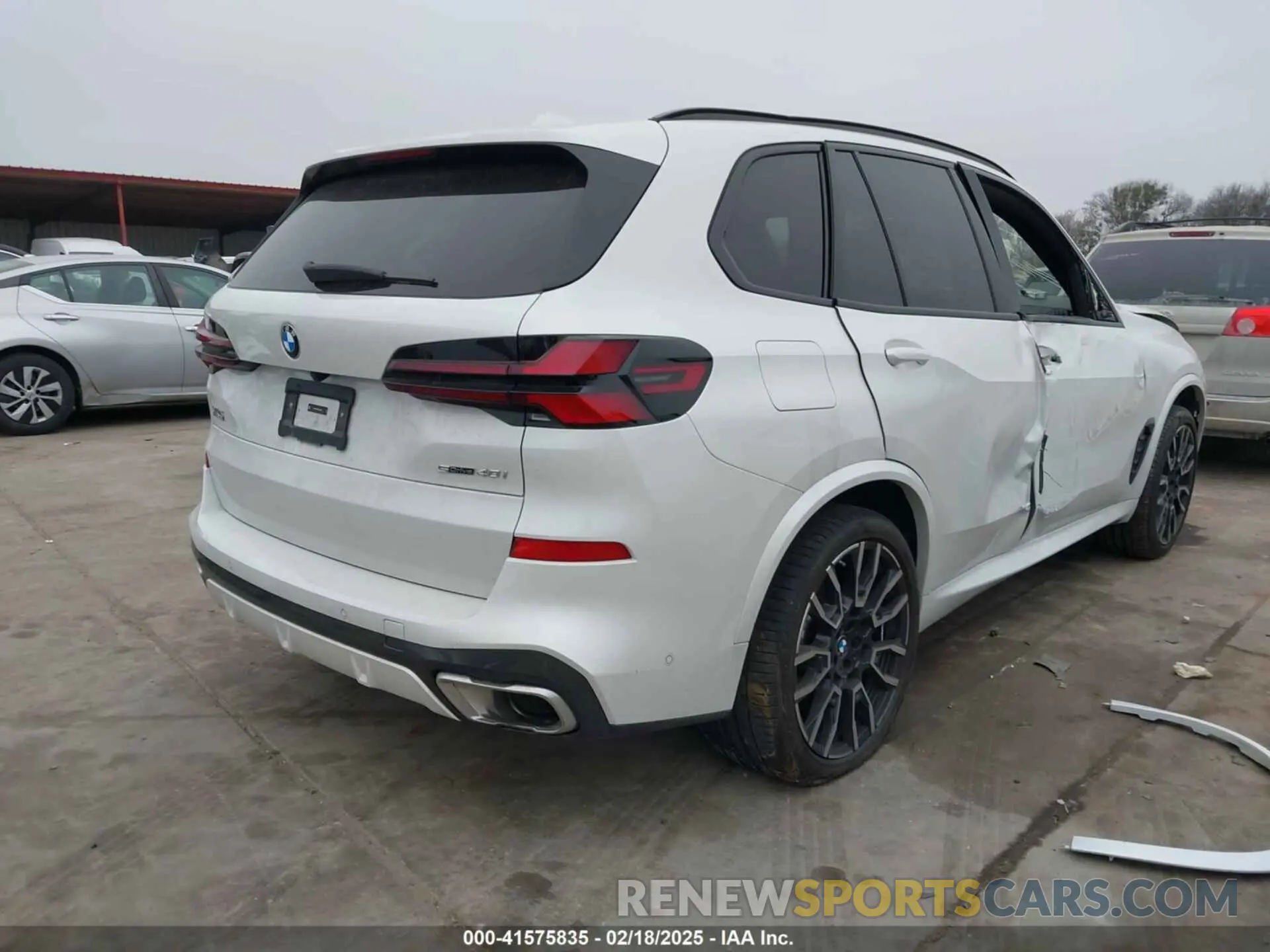 4 Photograph of a damaged car 5UX13EU00R9U40195 BMW X5 2024