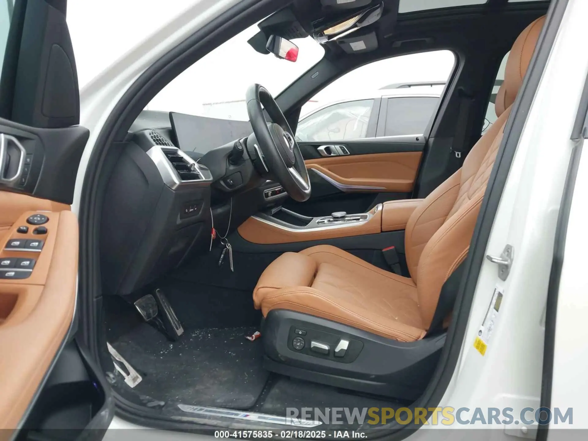 5 Photograph of a damaged car 5UX13EU00R9U40195 BMW X5 2024