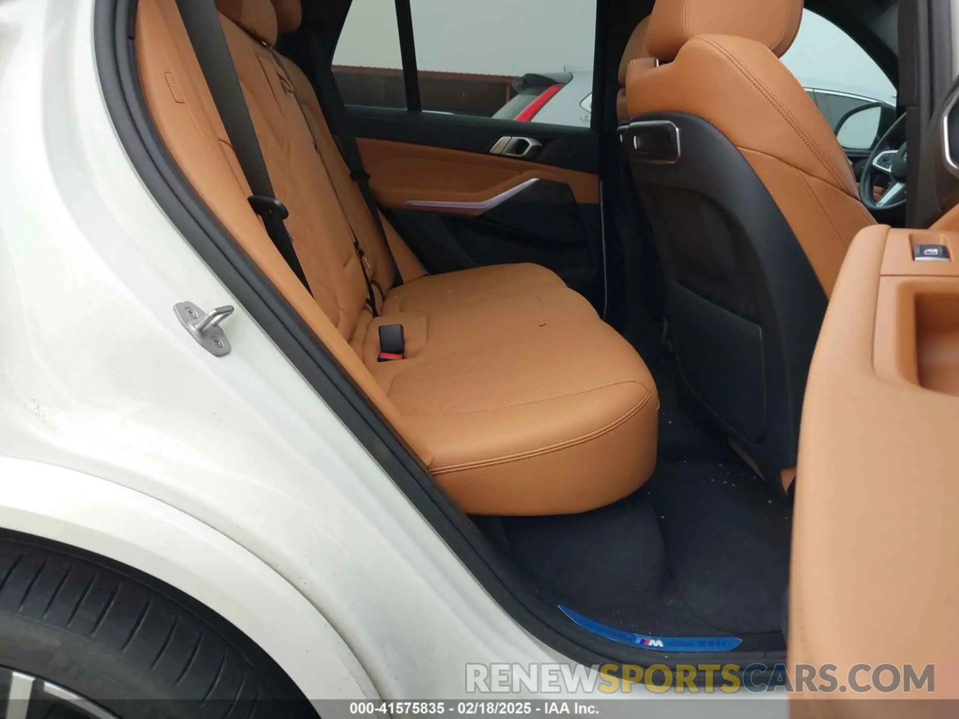 8 Photograph of a damaged car 5UX13EU00R9U40195 BMW X5 2024