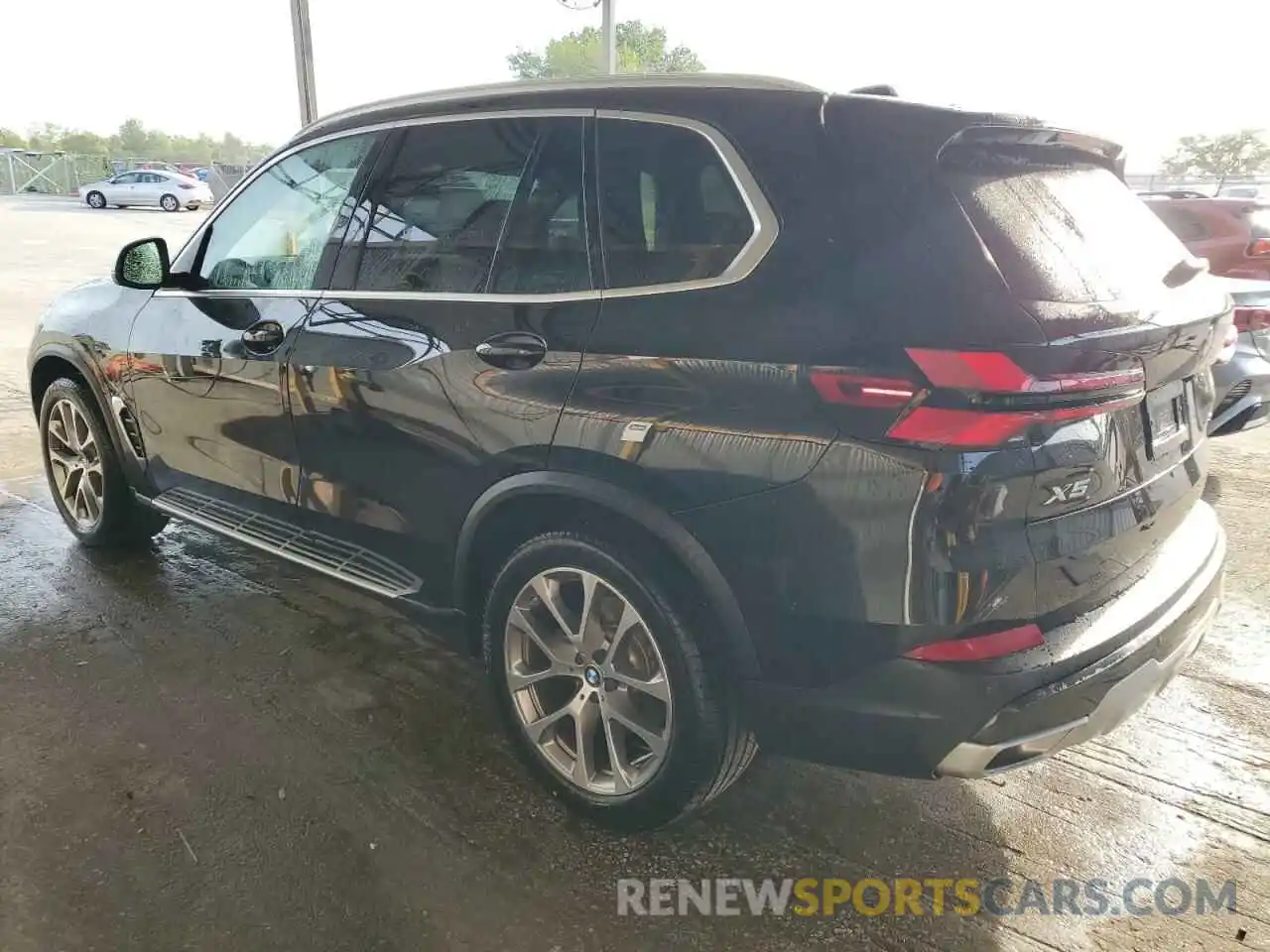 2 Photograph of a damaged car 5UX13EU00R9U85704 BMW X5 2024