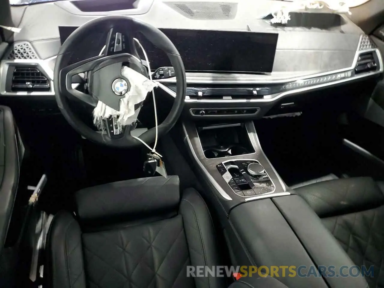 8 Photograph of a damaged car 5UX13EU00R9U94158 BMW X5 2024