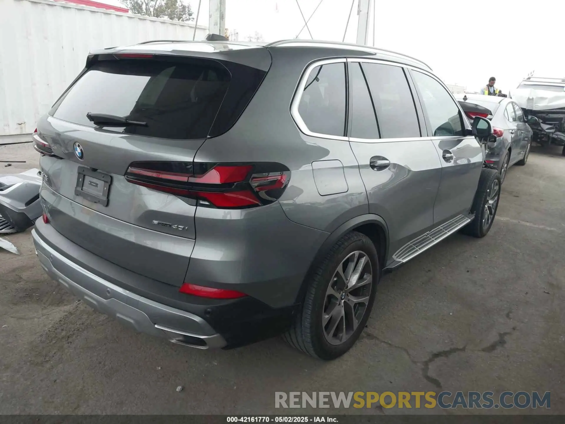 4 Photograph of a damaged car 5UX13EU02R9V56594 BMW X5 2024