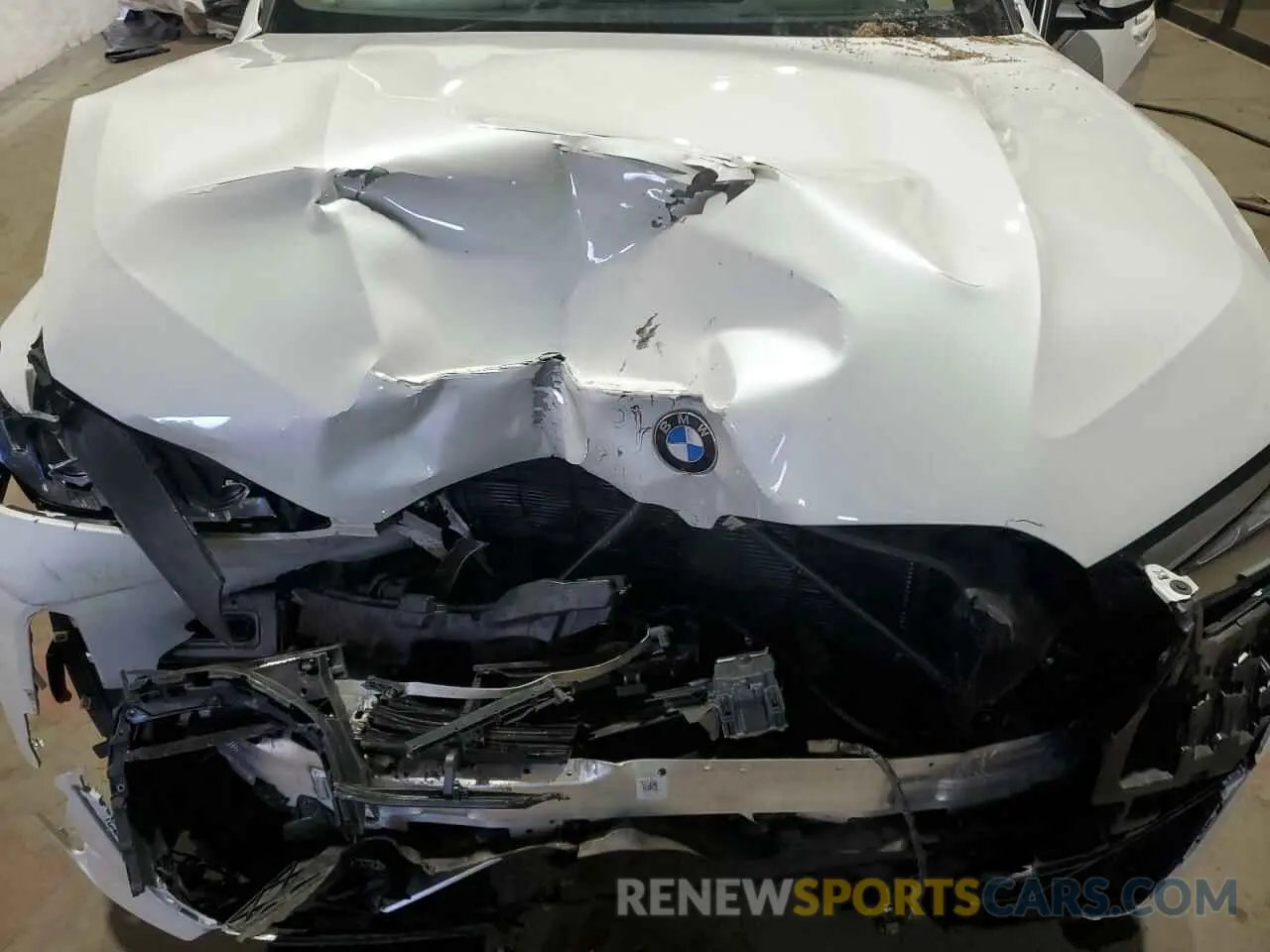 12 Photograph of a damaged car 5UX13EU04R9T50502 BMW X5 2024