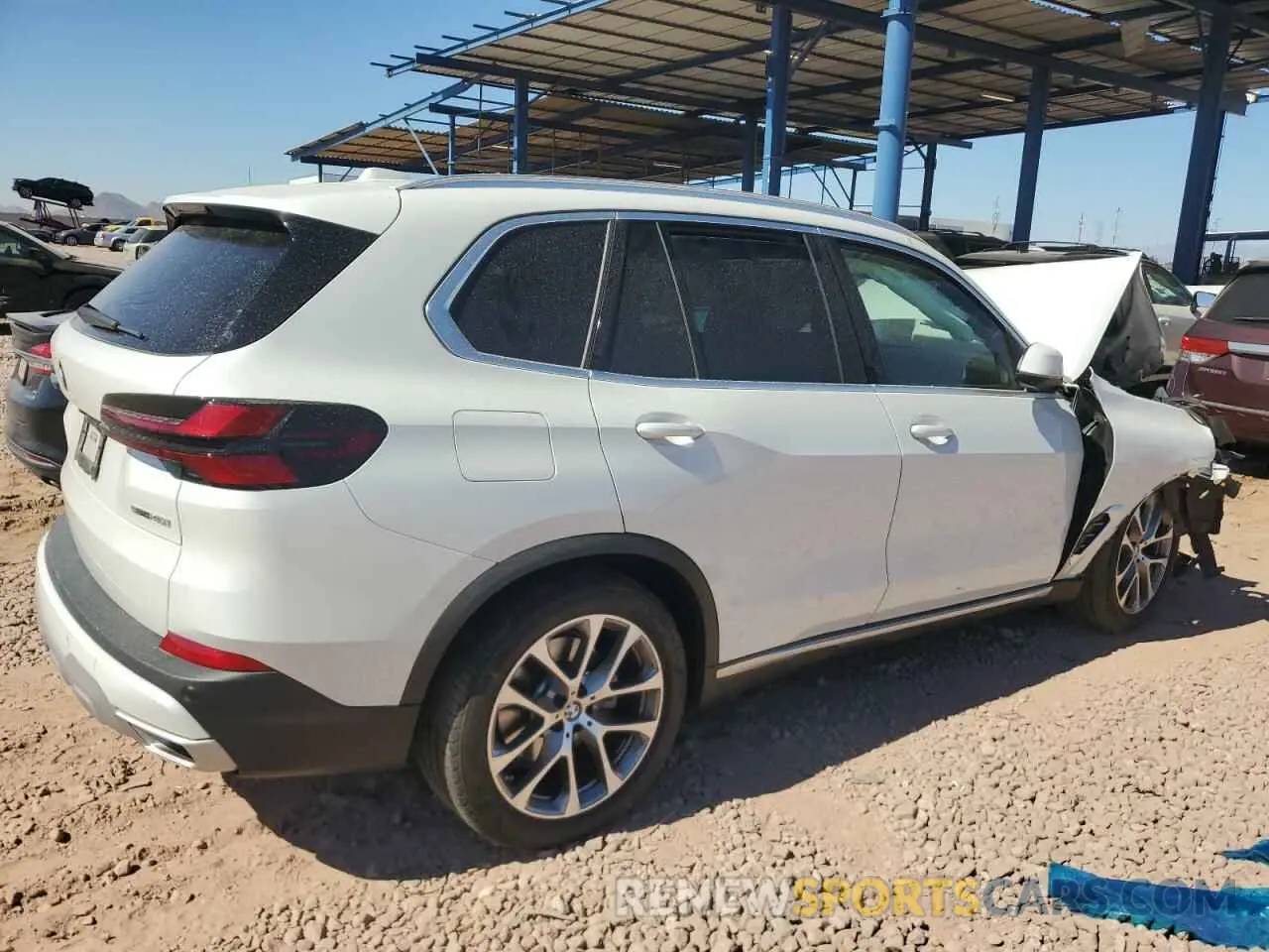 3 Photograph of a damaged car 5UX13EU05R9S40431 BMW X5 2024