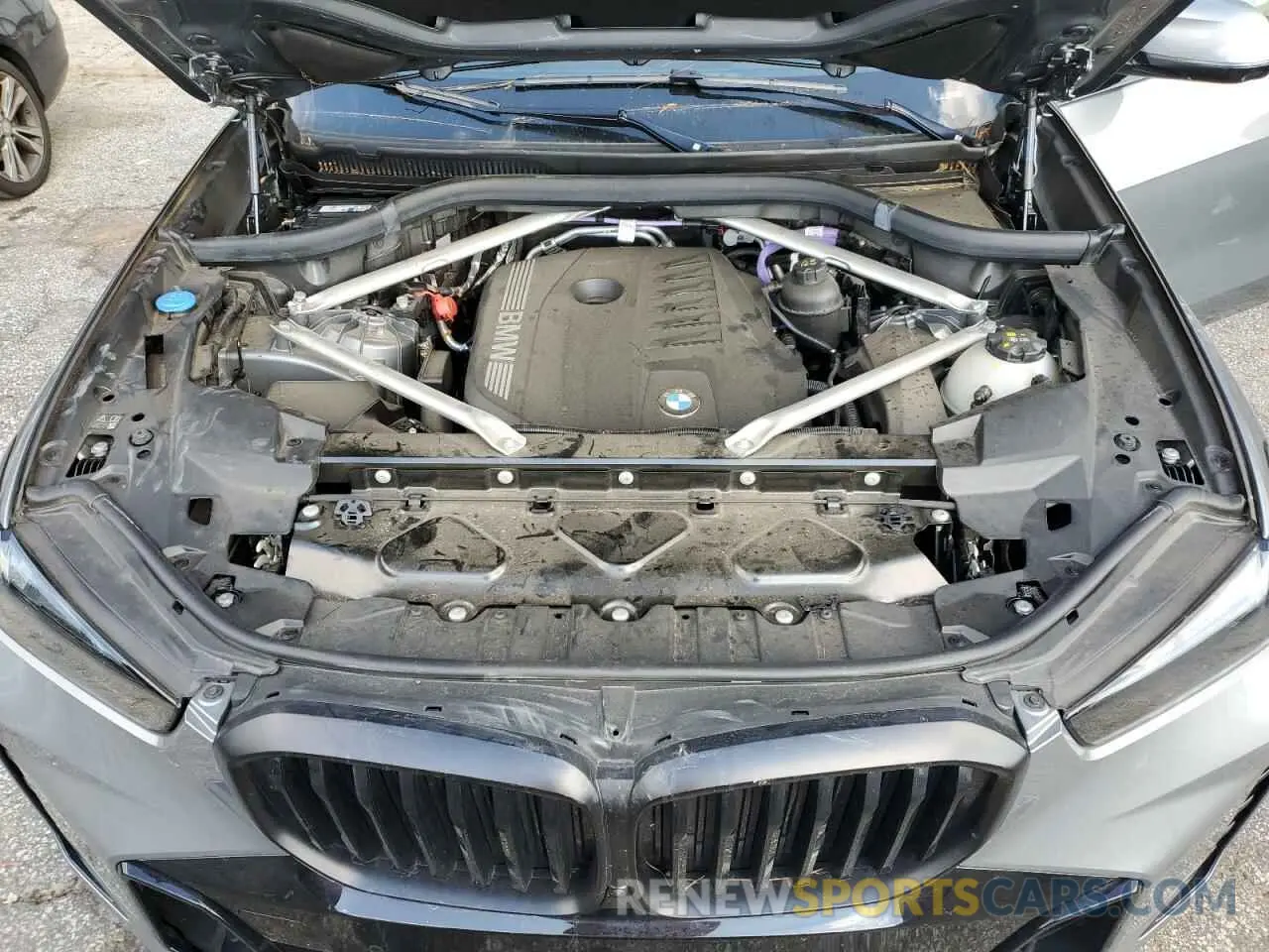 11 Photograph of a damaged car 5UX13EU05R9S40610 BMW X5 2024