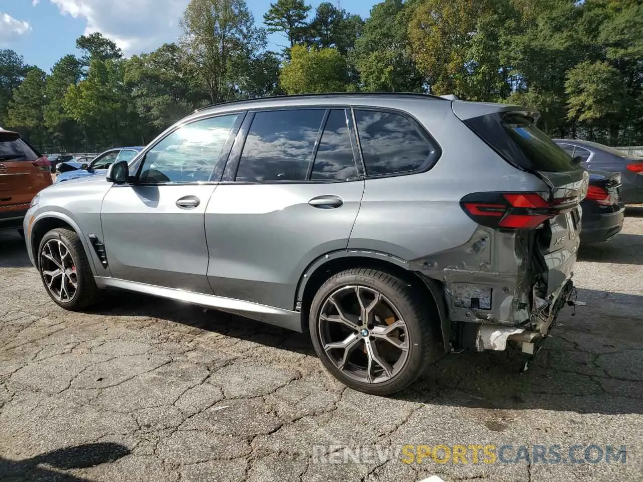 2 Photograph of a damaged car 5UX13EU05R9S40610 BMW X5 2024