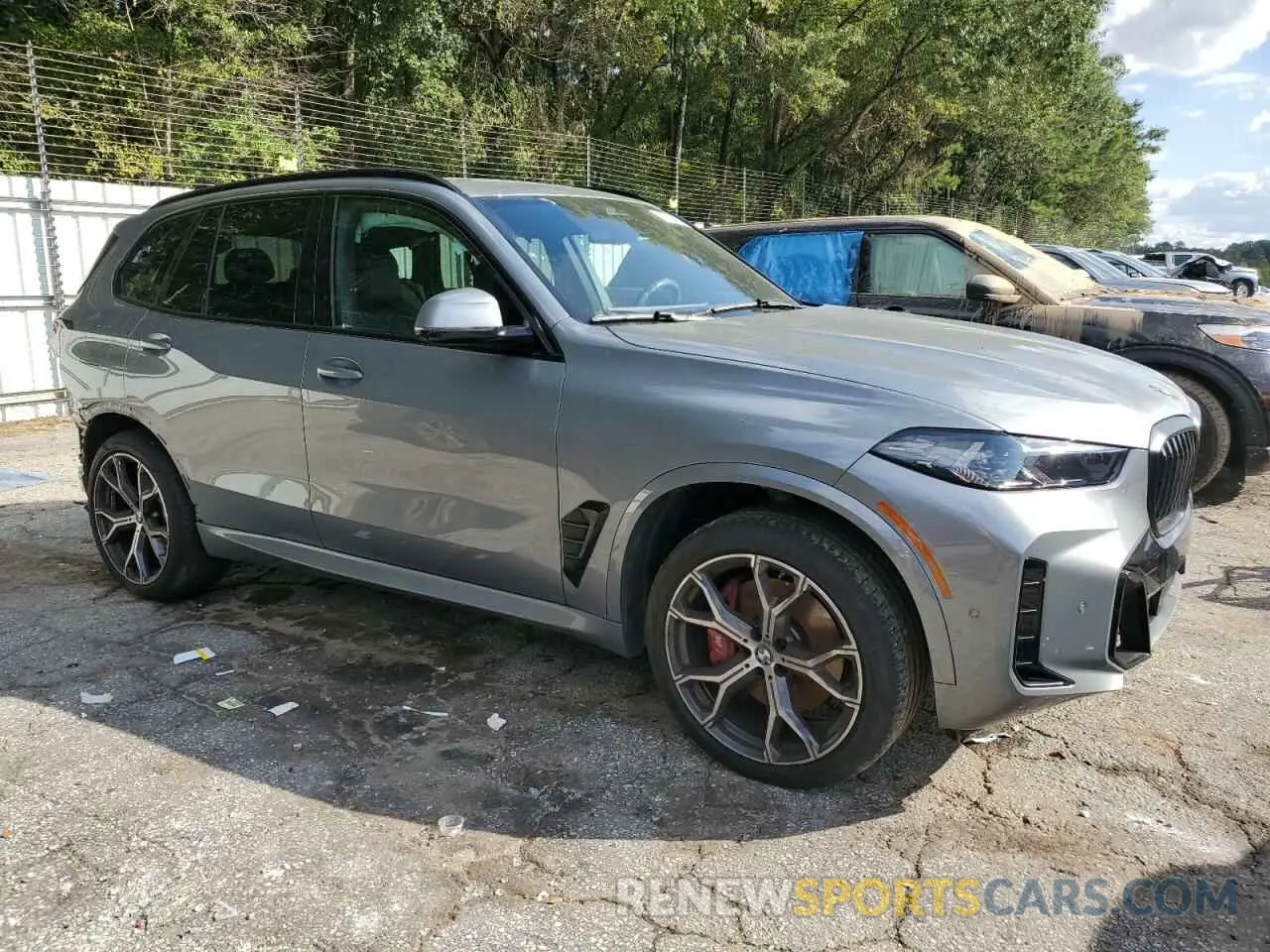 4 Photograph of a damaged car 5UX13EU05R9S40610 BMW X5 2024
