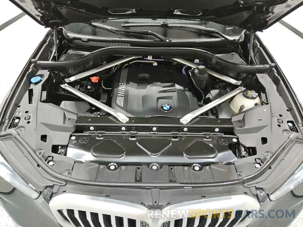 12 Photograph of a damaged car 5UX13EU05R9V10497 BMW X5 2024