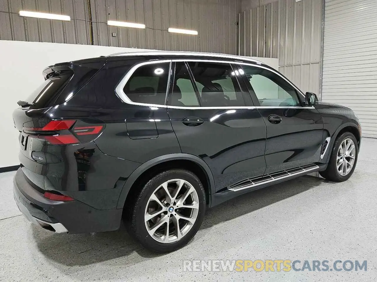 3 Photograph of a damaged car 5UX13EU05R9V10497 BMW X5 2024