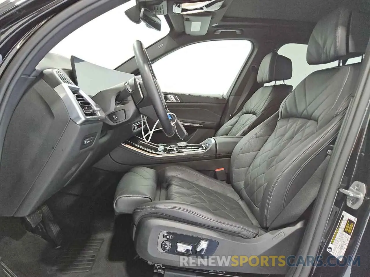 7 Photograph of a damaged car 5UX13EU05R9V10497 BMW X5 2024
