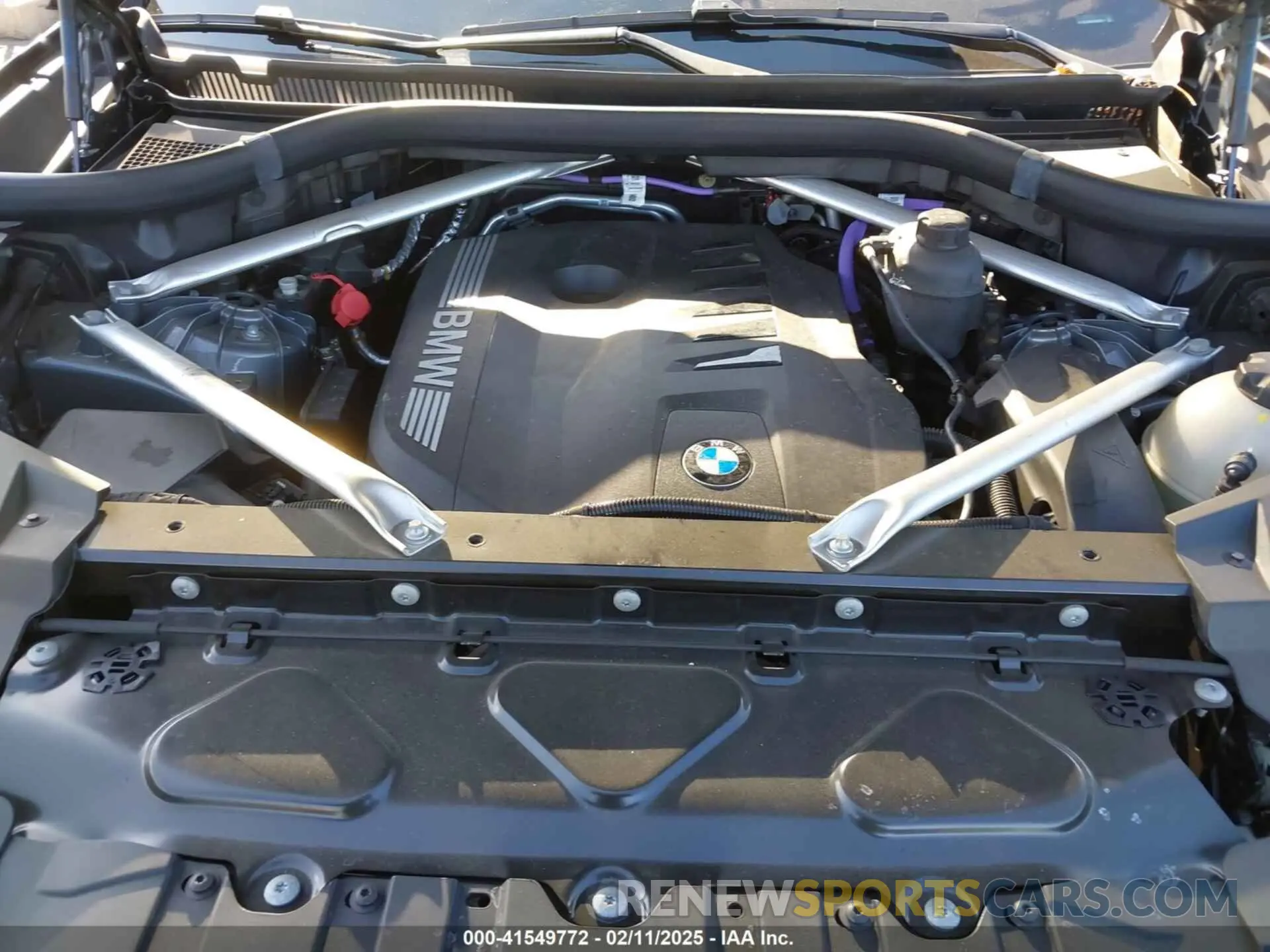 10 Photograph of a damaged car 5UX13EU06R9S86320 BMW X5 2024