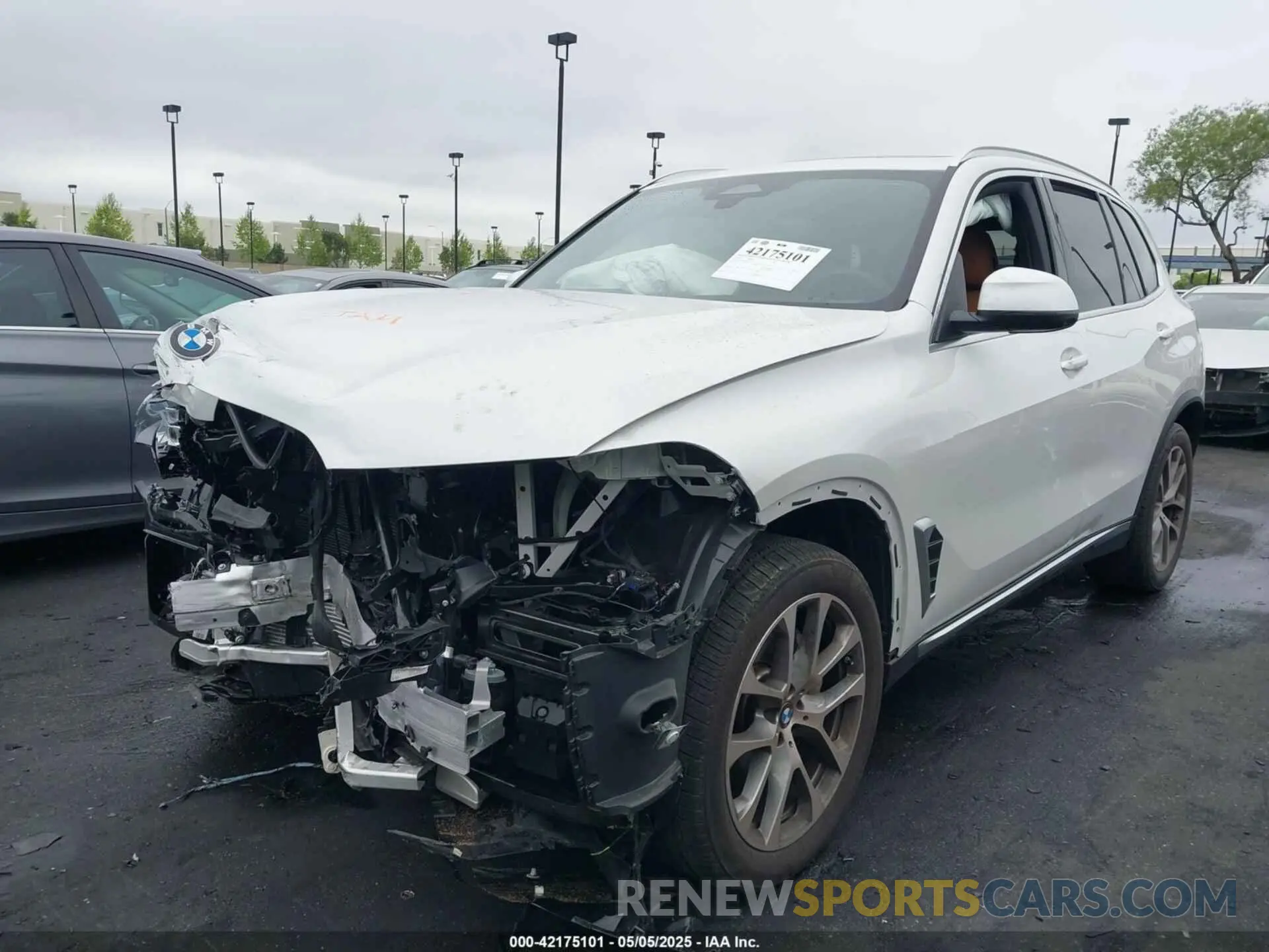 2 Photograph of a damaged car 5UX13EU06R9T97787 BMW X5 2024