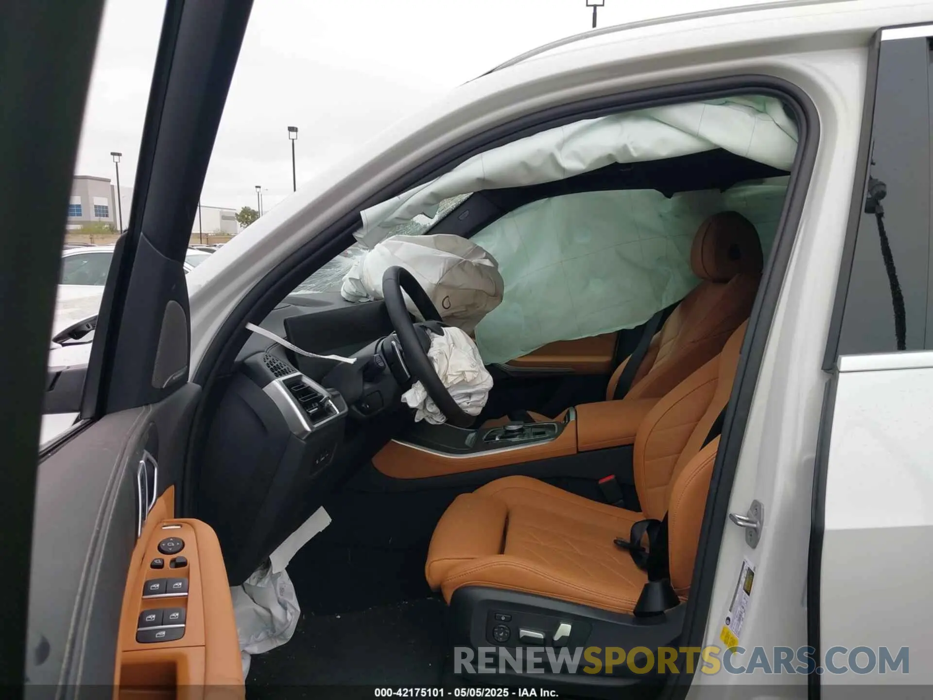 5 Photograph of a damaged car 5UX13EU06R9T97787 BMW X5 2024