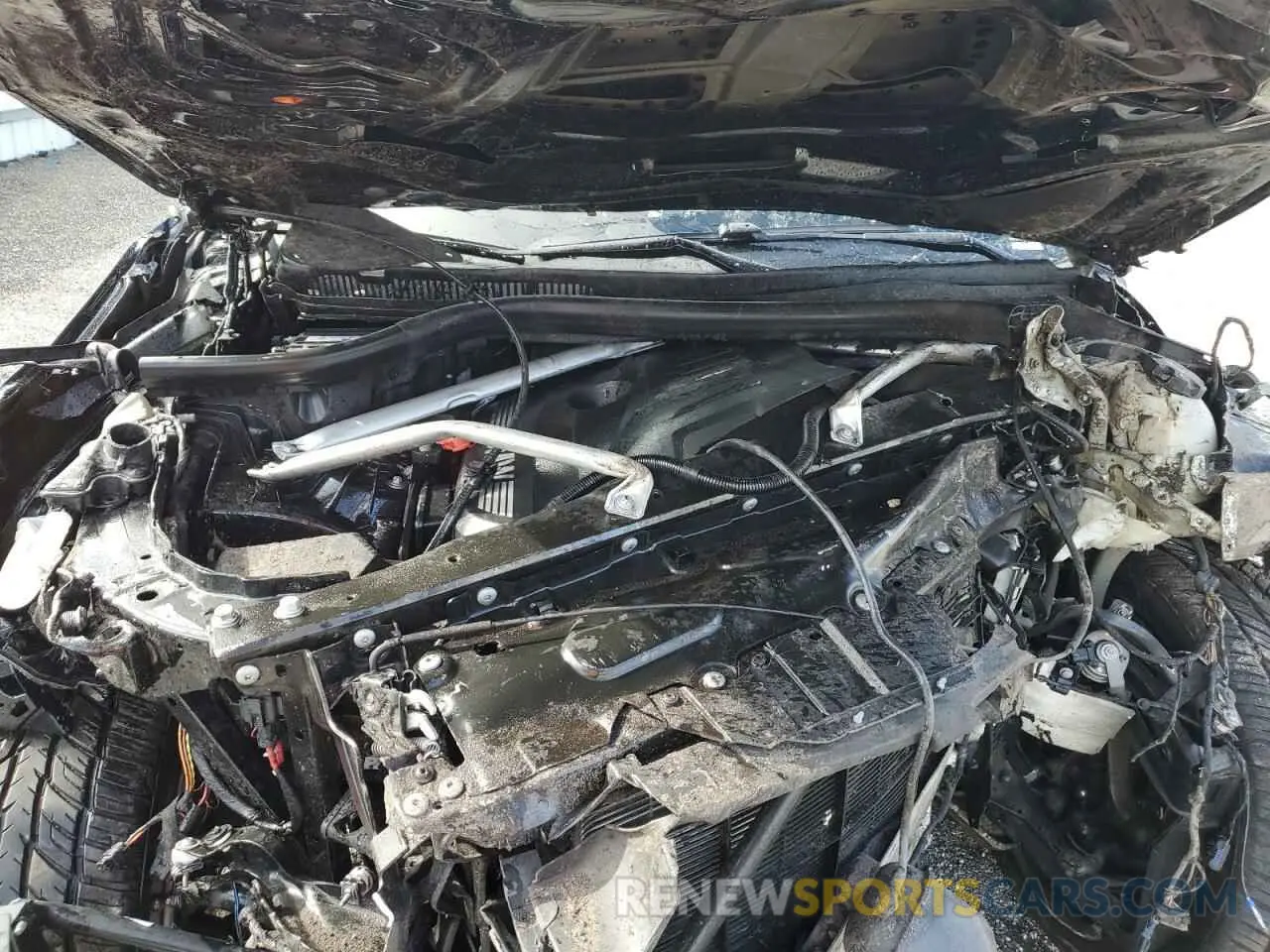 12 Photograph of a damaged car 5UX13EU07R9S14834 BMW X5 2024