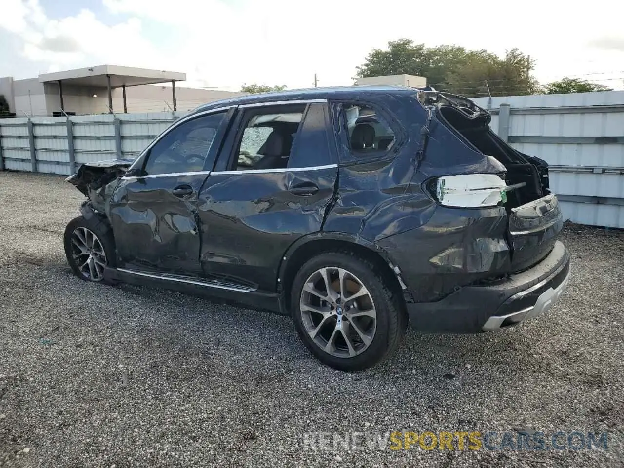 2 Photograph of a damaged car 5UX13EU07R9S14834 BMW X5 2024