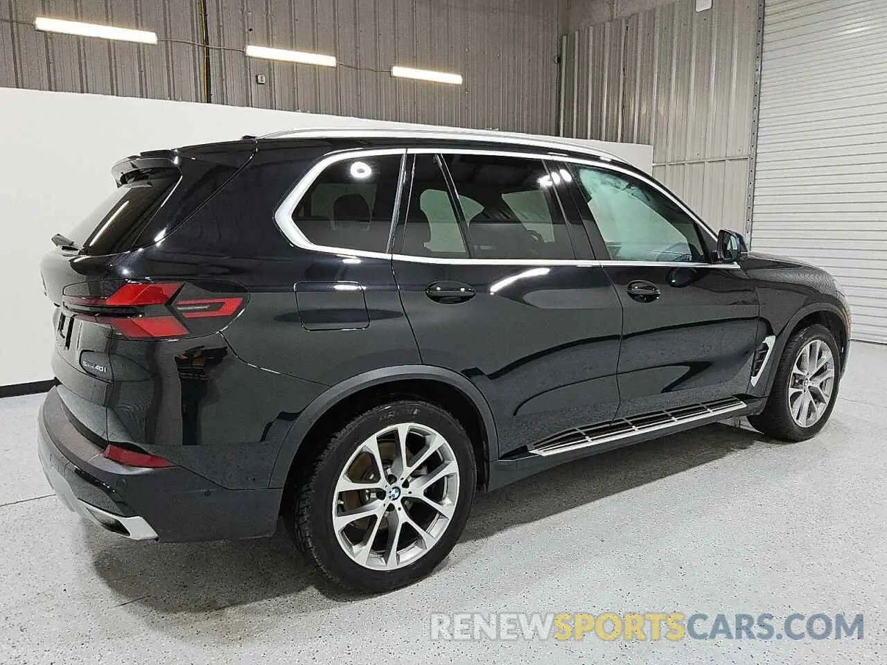 3 Photograph of a damaged car 5UX13EU07R9U96151 BMW X5 2024
