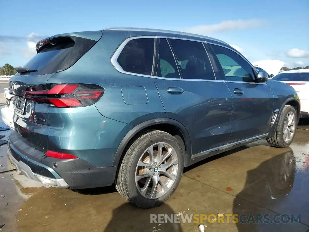 3 Photograph of a damaged car 5UX13EU08R9V20974 BMW X5 2024