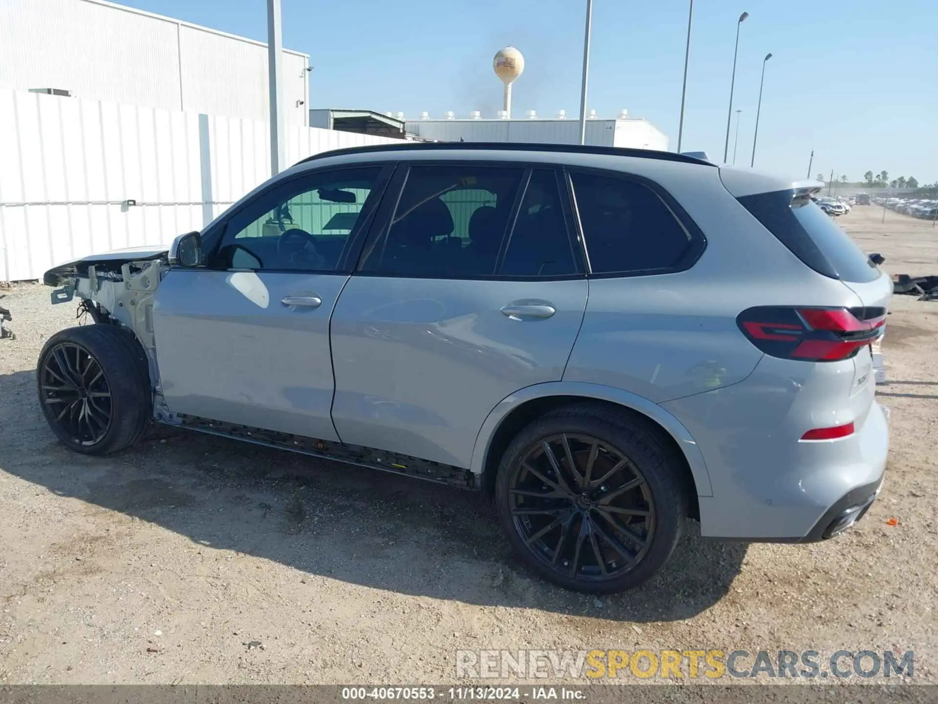 15 Photograph of a damaged car 5UX13EU08R9V44806 BMW X5 2024
