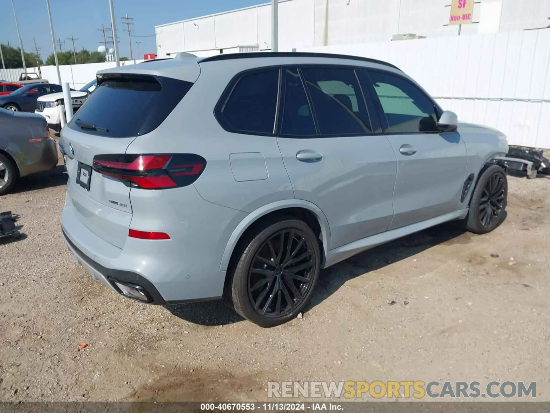 4 Photograph of a damaged car 5UX13EU08R9V44806 BMW X5 2024